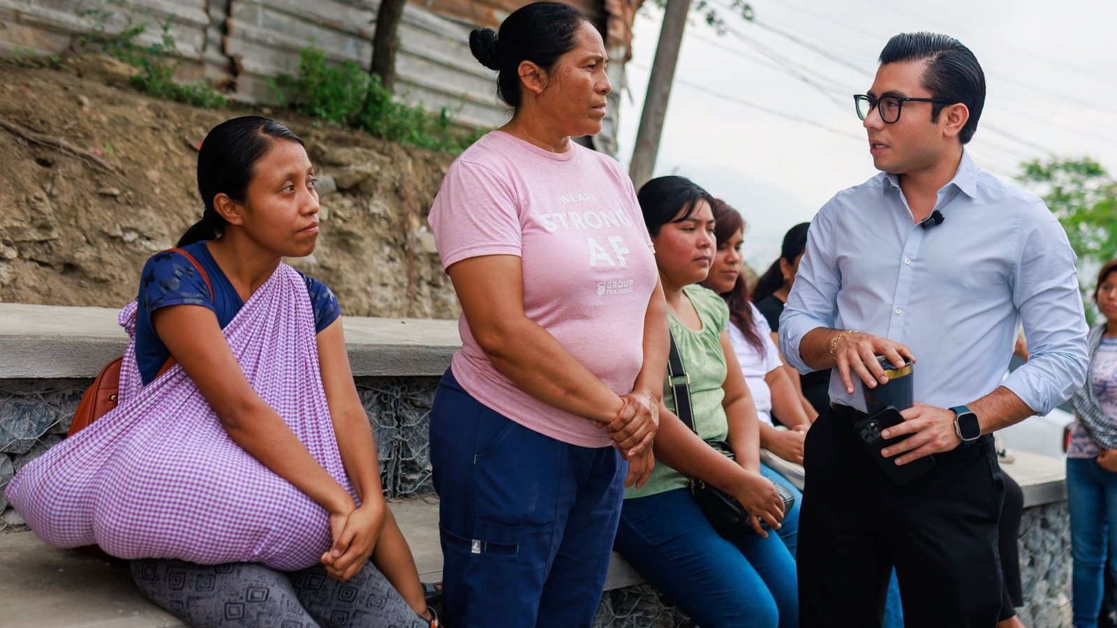 Supervisa Félix Arratia nuevo andador peatonal en La Campana
