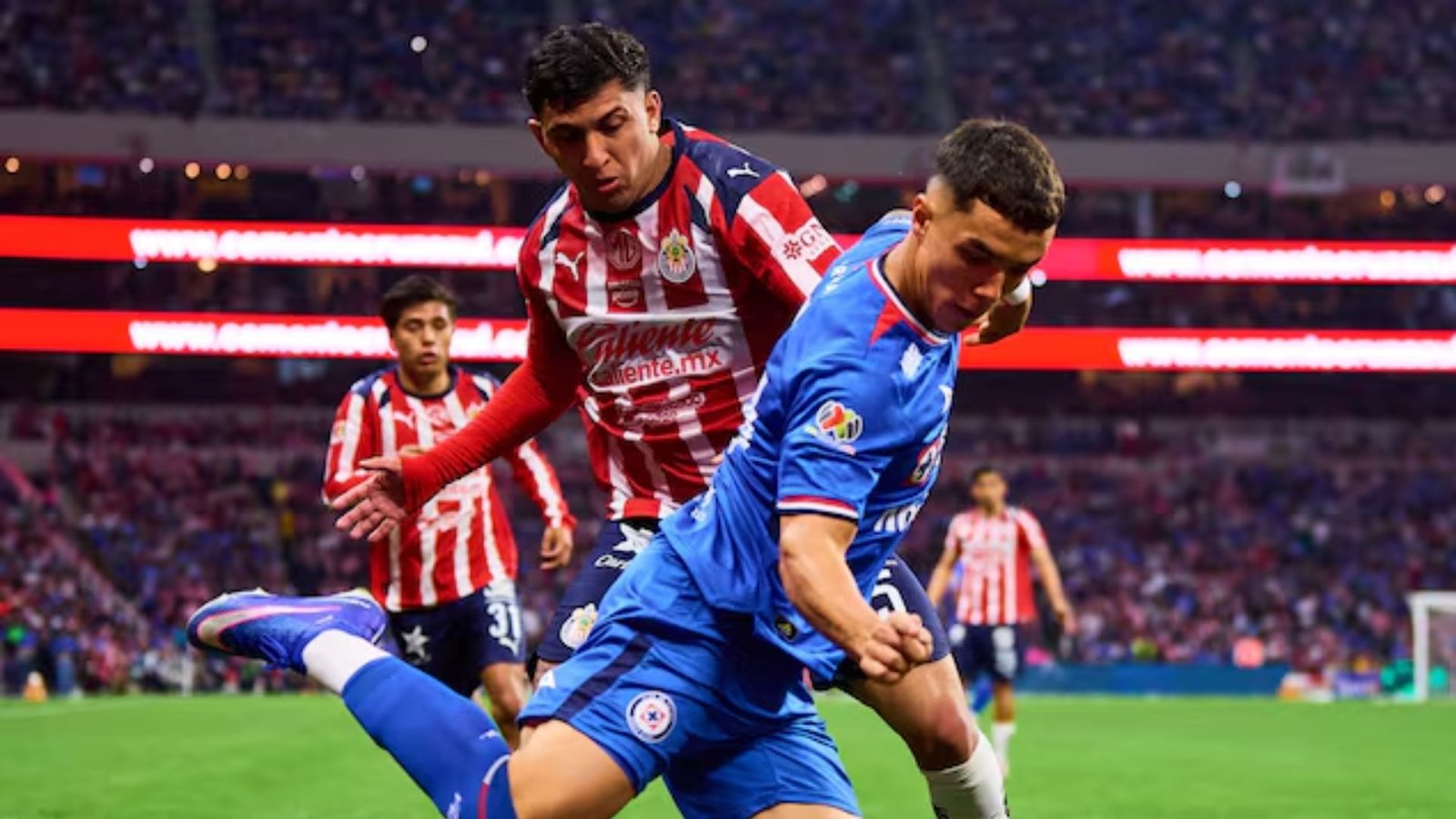Cruz Azul y Chivas dejan todo abierto en semifinales