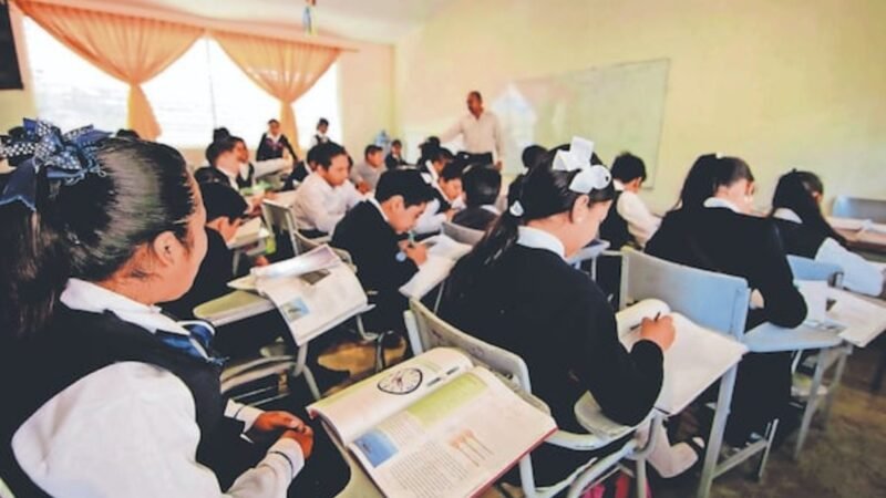 CNDH pide frenar recorte escolar