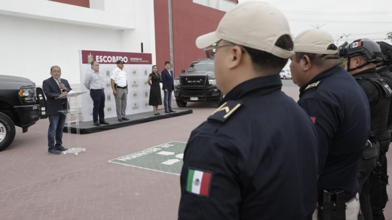 Escobedo reconoce a 130 policías por actos heroicos