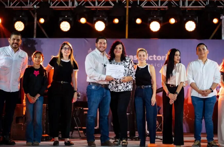 Raúl Cantú celebra a maestros en Salinas Victoria