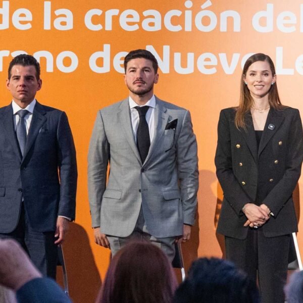 Llama Samuel a la unidad en aniversario de Nuevo León