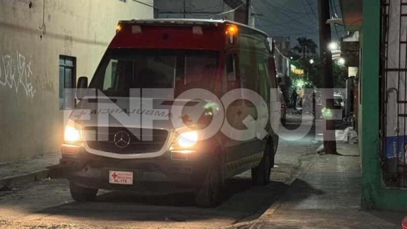 Mujer recibe balazo en la cabeza durante riña familiar en Monterrey