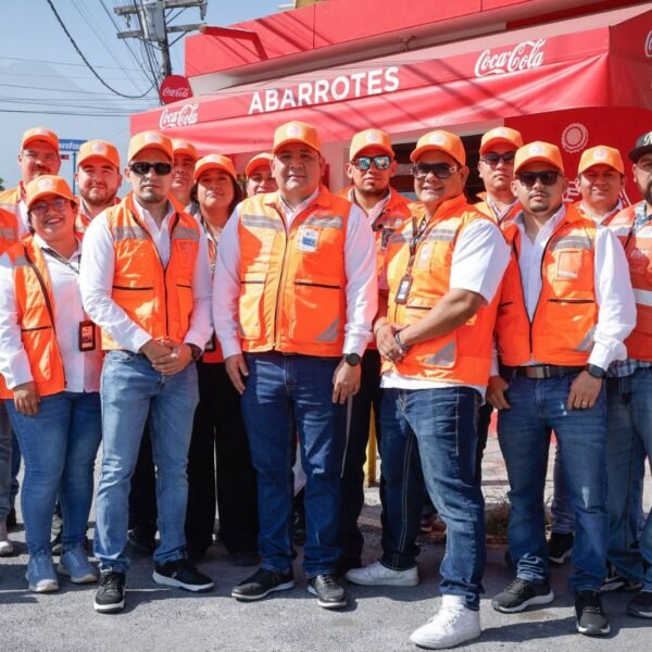 AyD realiza brigada para controlar descargas en negocios de Guadalupe
