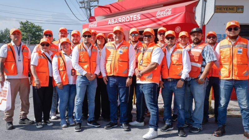 AyD realiza brigada para controlar descargas en negocios de Guadalupe