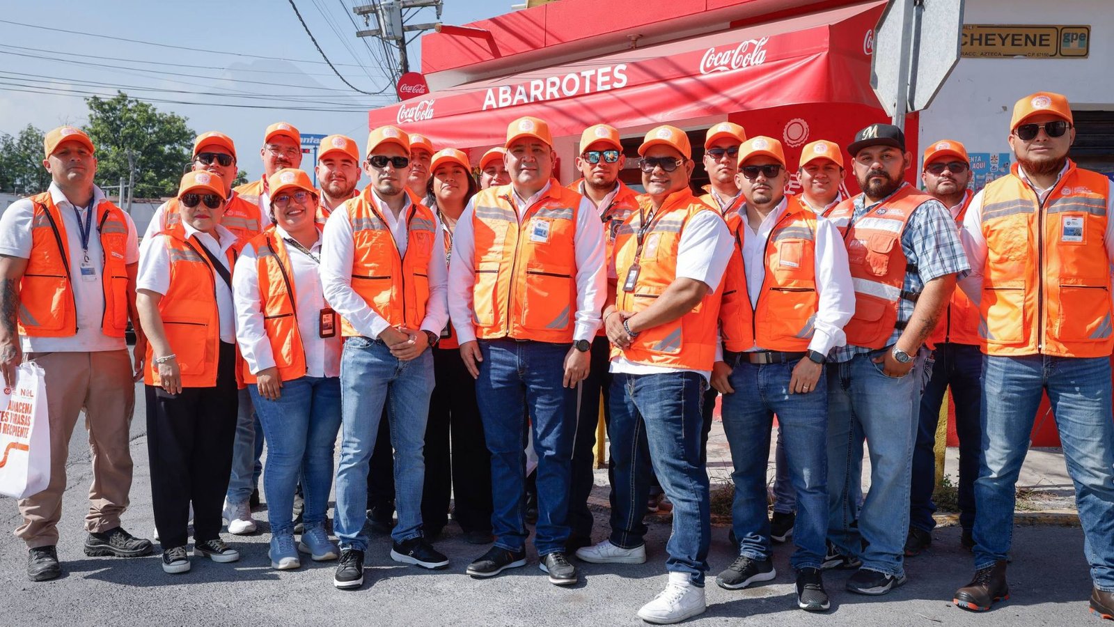 AyD realiza brigada para controlar descargas en negocios de Guadalupe