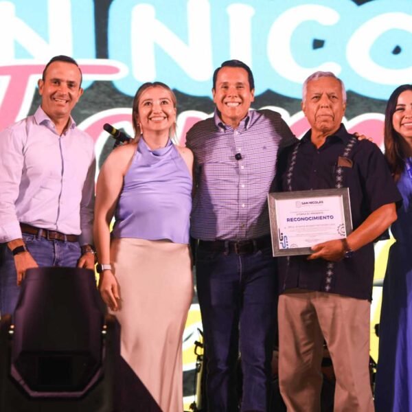 Celebra San Nicolás a más de 4 mil maestros por el Día del Maestro