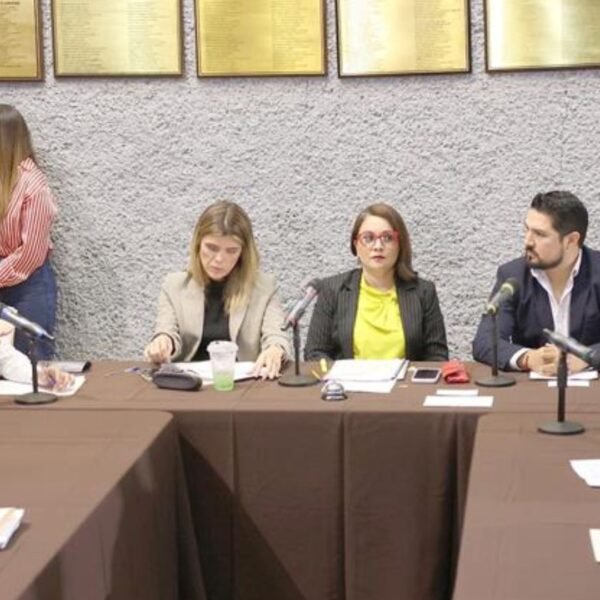 Aprueban investigar tres juicios políticos contra Samuel García