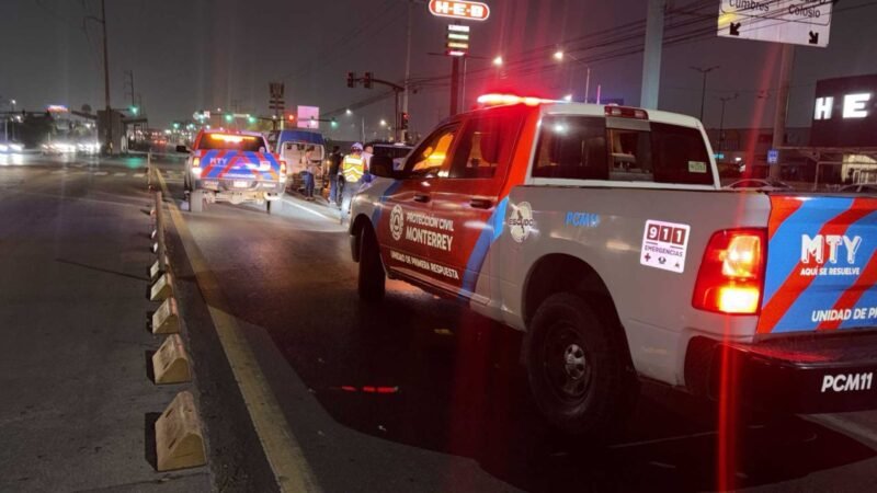 Carambola deja al menos cuatro lesionados en avenida Lincoln en Monterrey