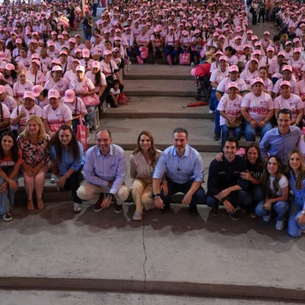 Monterrey entrega 1,200 tarjetas Regia Plus