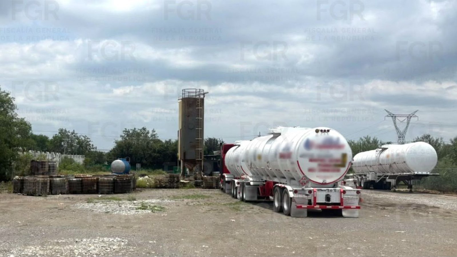 Aseguran más de un millón de litros de presunto huachicol en Cadereyta