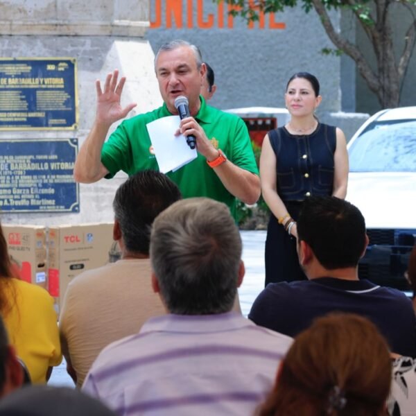 Guadalupe premia a contribuyentes cumplidos