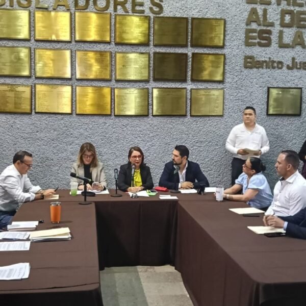 Aprueban investigar juicios políticos contra Samuel García