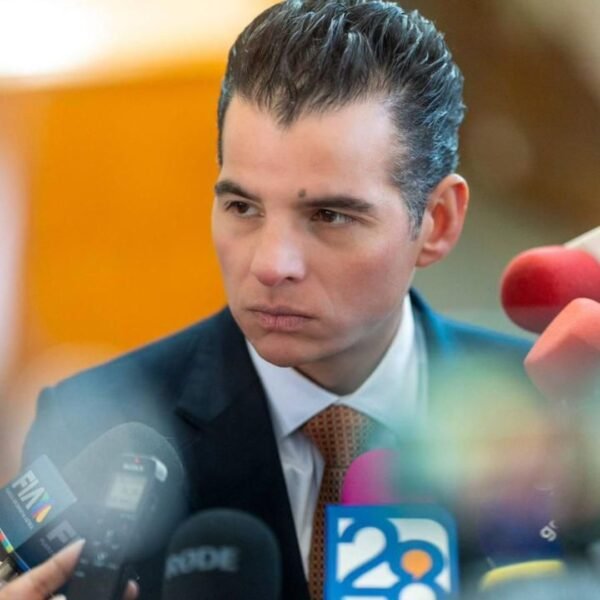 Atribuye Miguel crecimiento económico a giras internacionales de Samuel