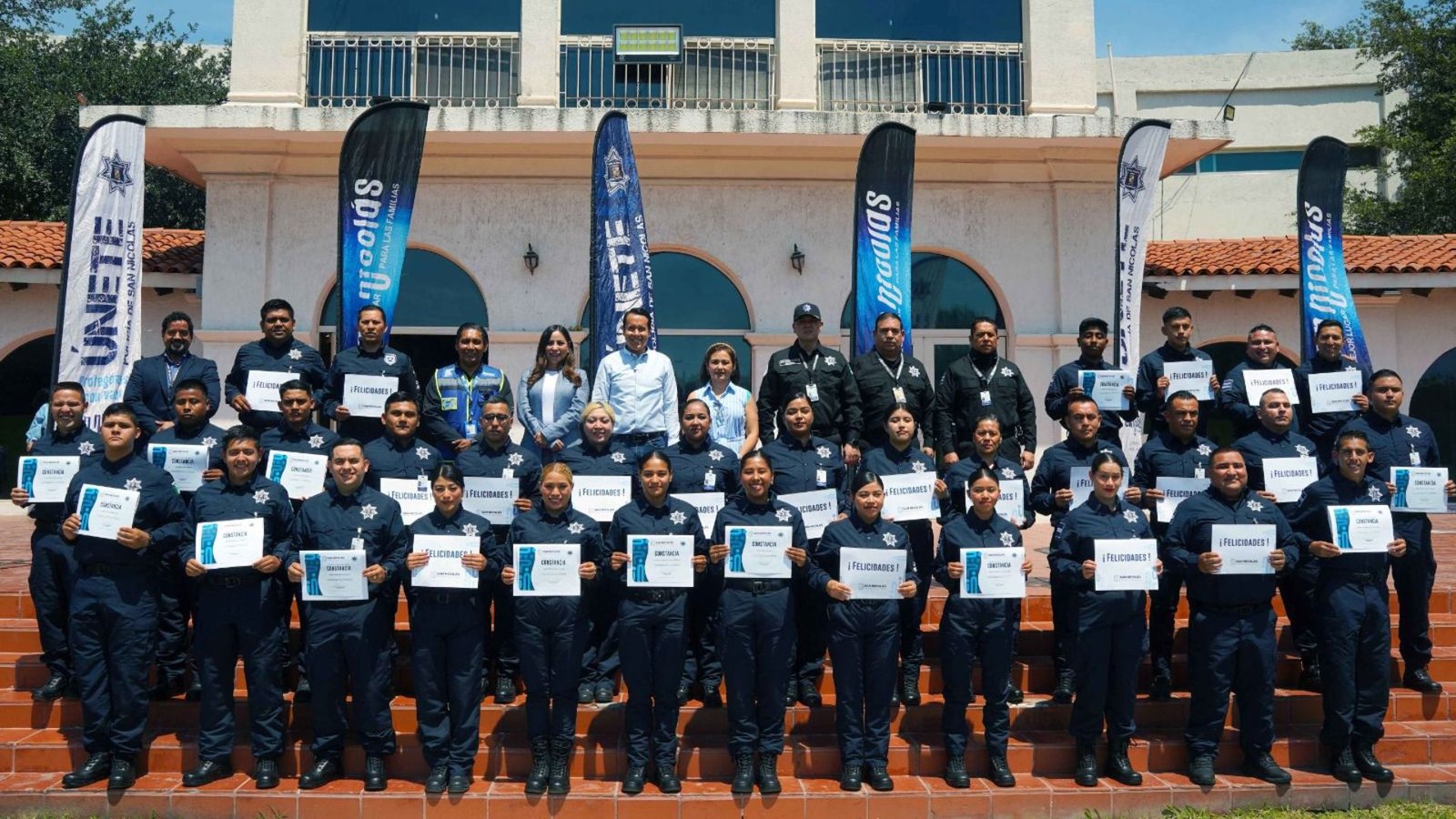 Suma San Nicolás 32 nuevos policías