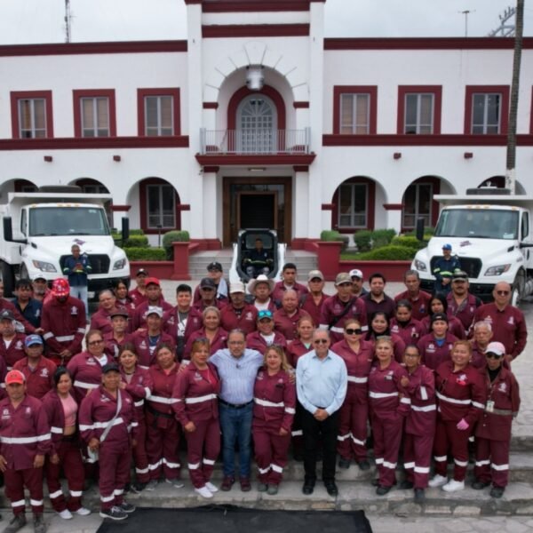 Escobedo refuerza servicios con nueva maquinaria