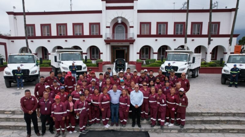 Escobedo refuerza servicios con nueva maquinaria