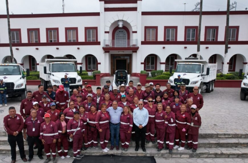 Escobedo refuerza servicios con nueva maquinaria