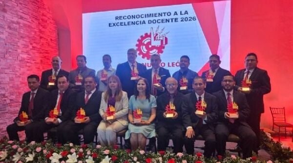 Reconocen a docentes de CECATI en Nuevo León