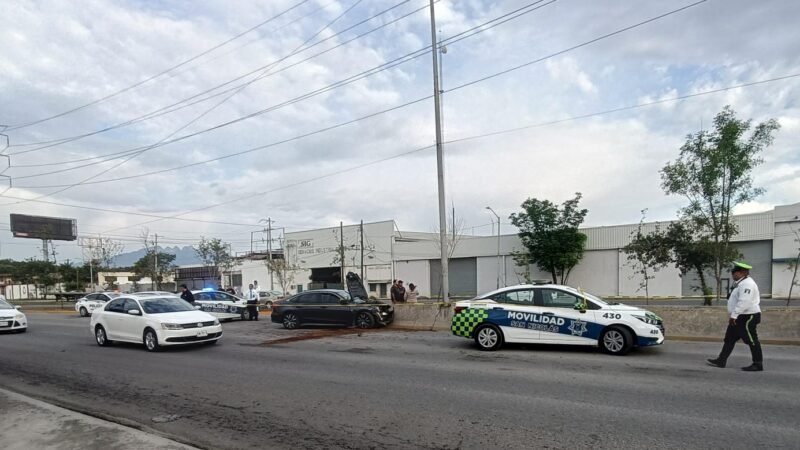 Muere conductor tras chocar contra muro en San Nicolás