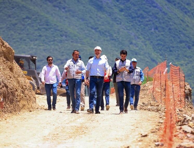 Avanza Monterrey conexión de avenida Acueducto