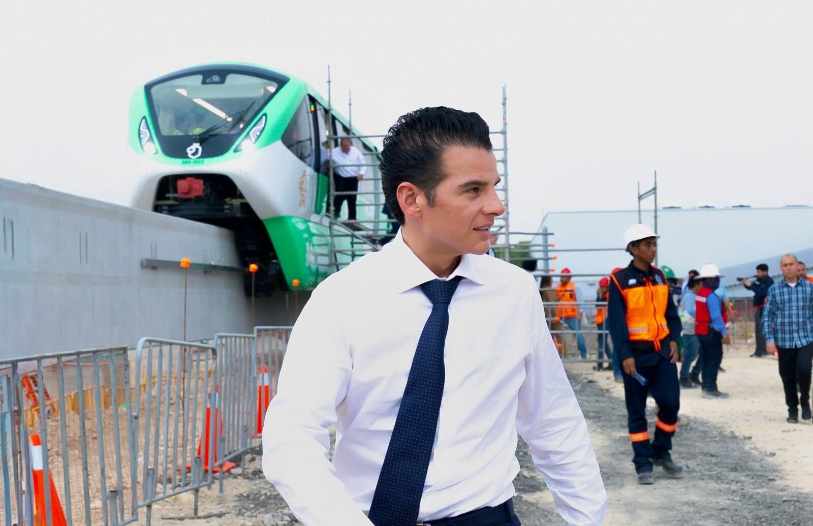 Destaca Miguel Flores avance de Líneas 4 y 6