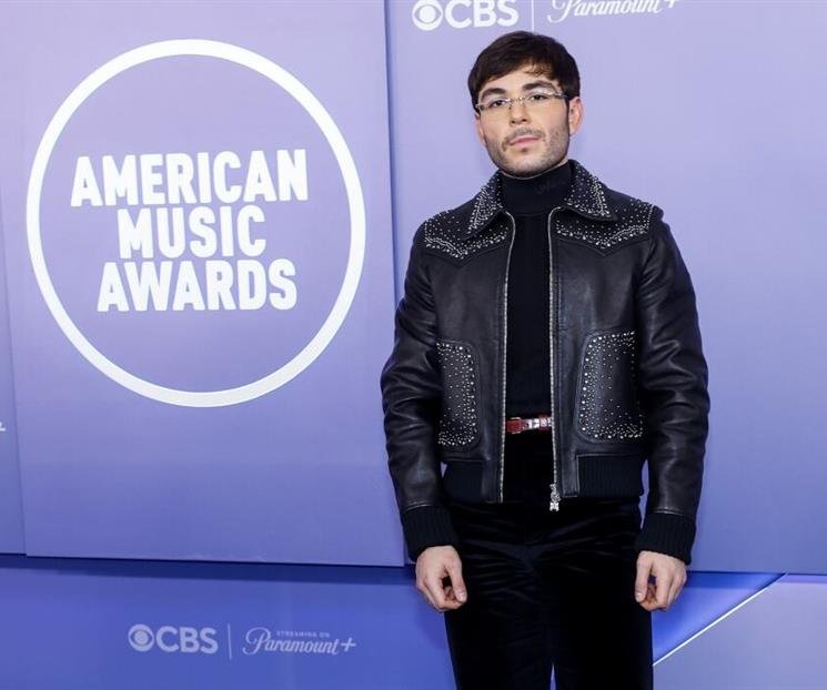 Dominan Latinos la alfombra azul de lo AMA´s 2026