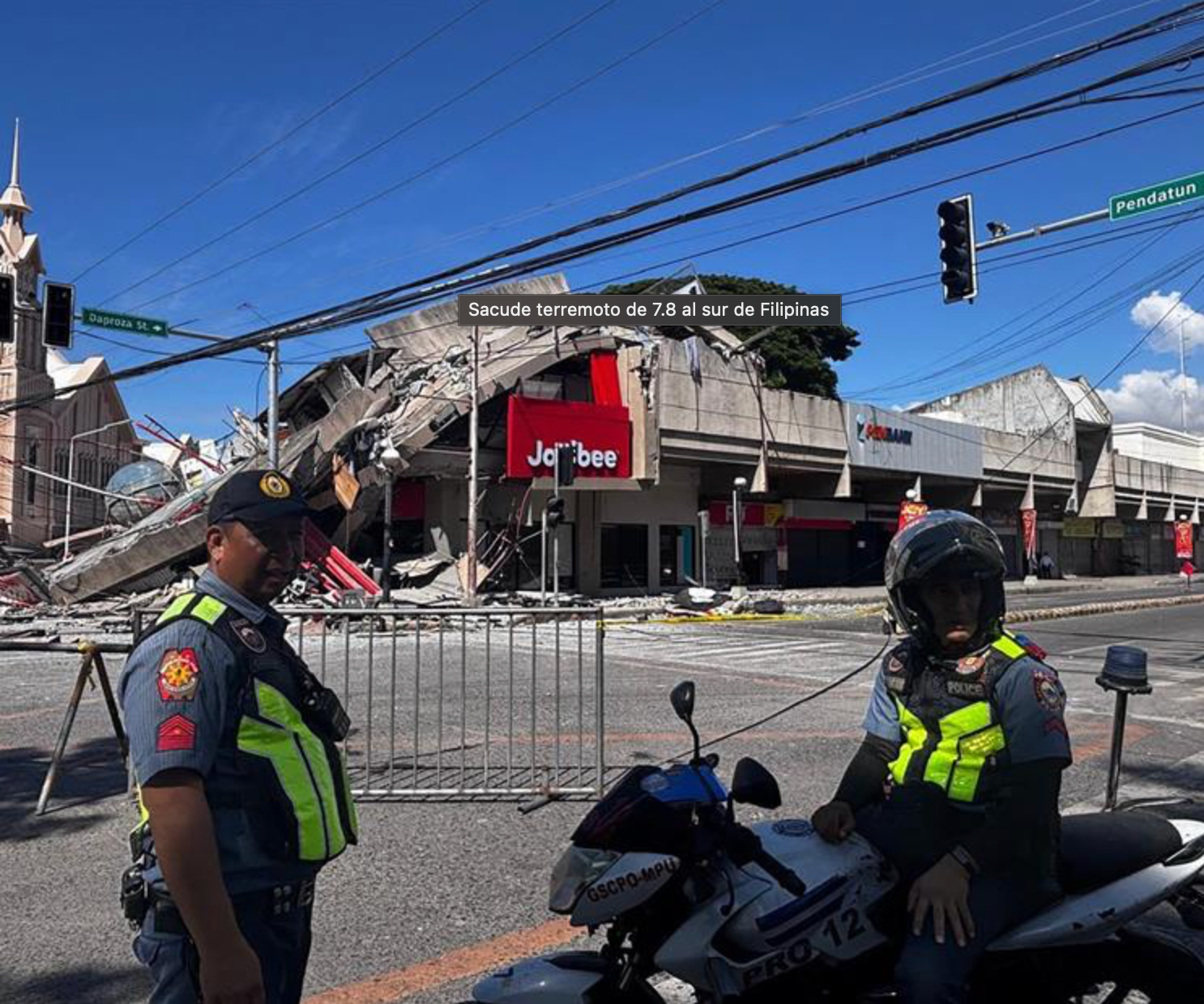 Sacude terremoto de 7.8 al sur de Filipinas