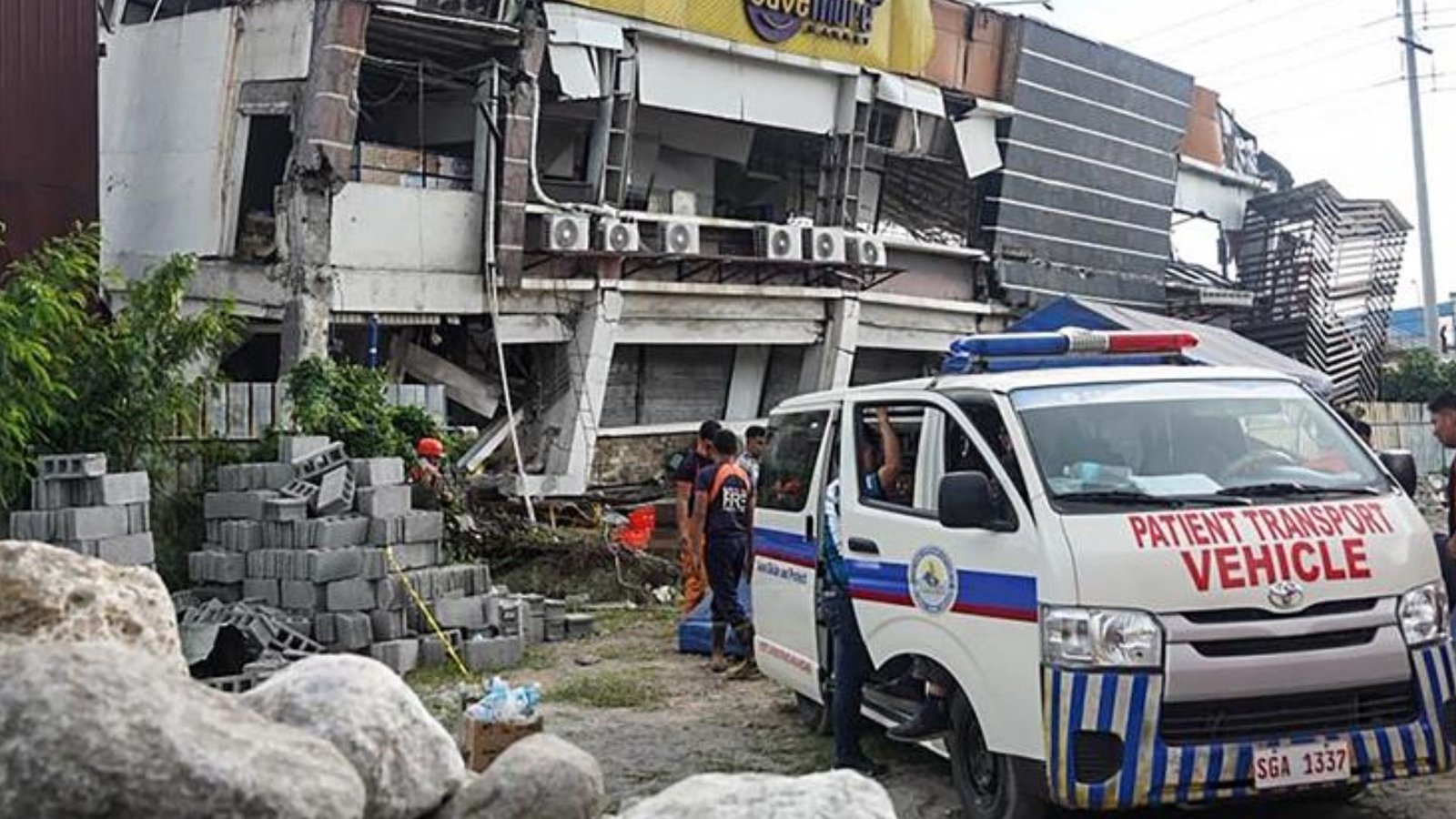 Devastador sismo en Filipinas deja decenas de víctimas