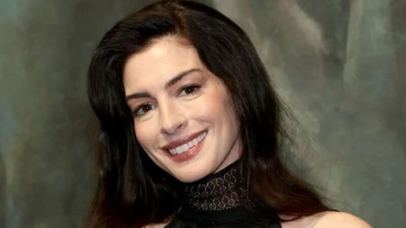 Anne Hathaway anuncia que espera a su tercer hijo