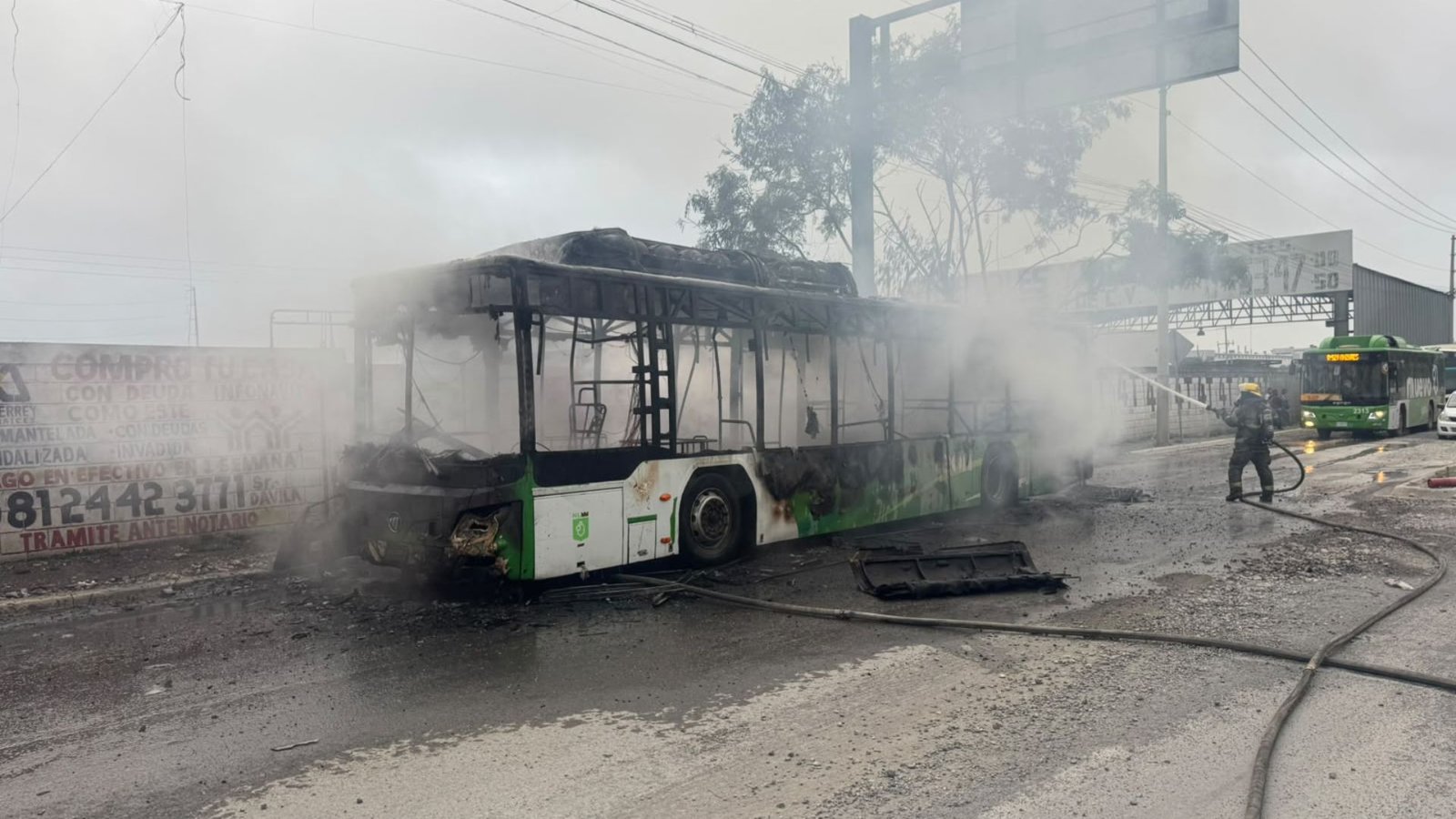 Se incendia camión de la Ruta 527 en Apodaca
