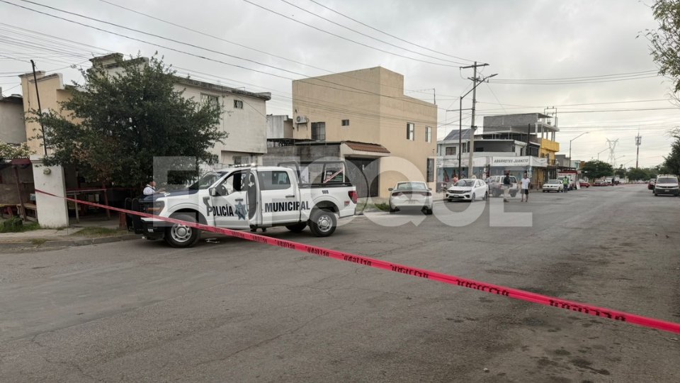 Muere hombre  mientras esperaba camión en Escobedo