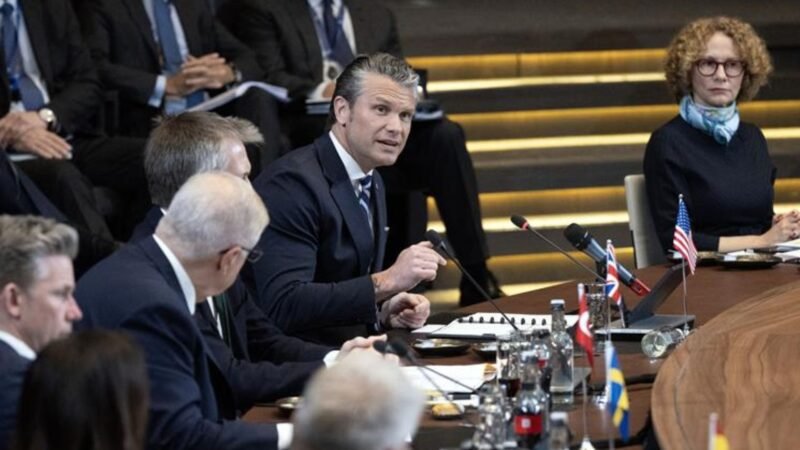 Estados Unidos revisará su despliegue militar en Europa