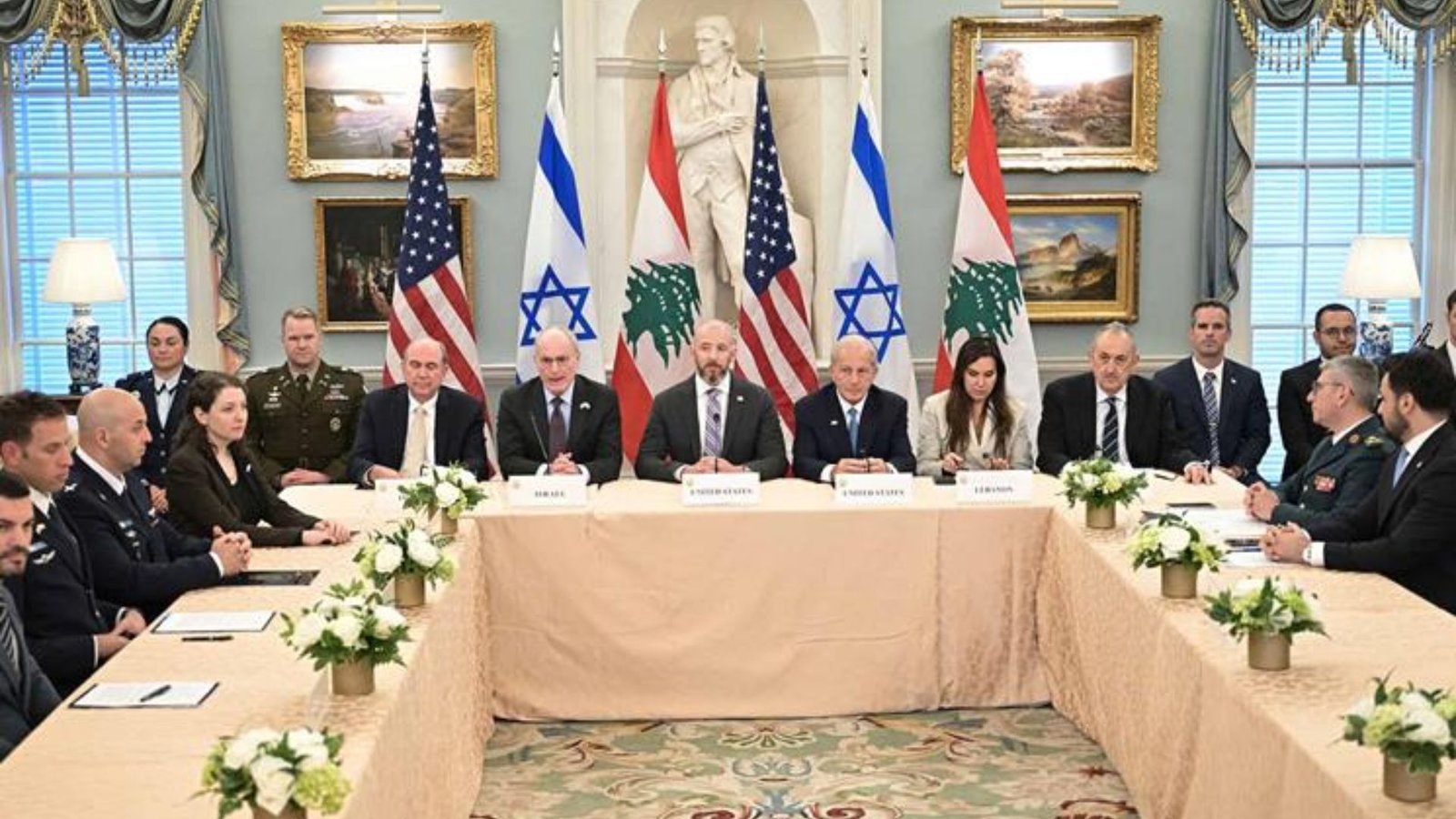 Israel y Líbano pactan alto al fuego