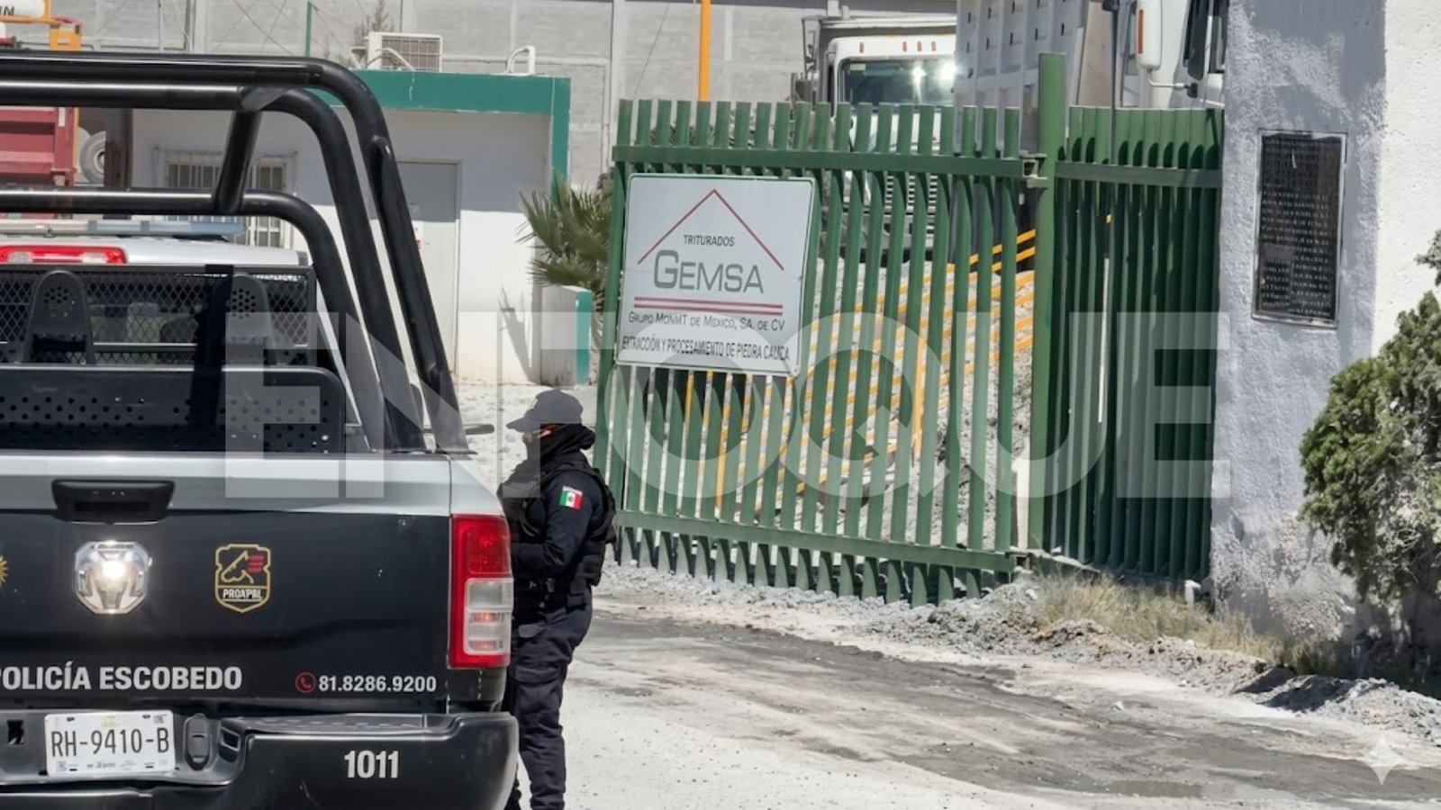 Rescatan cuerpo de trabajador sepultado tras derrumbe en pedrera de Escobedo