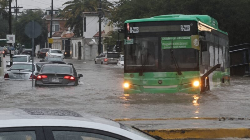 Tormenta deja una mujer fallecida, rescates e inundaciones en Nuevo León