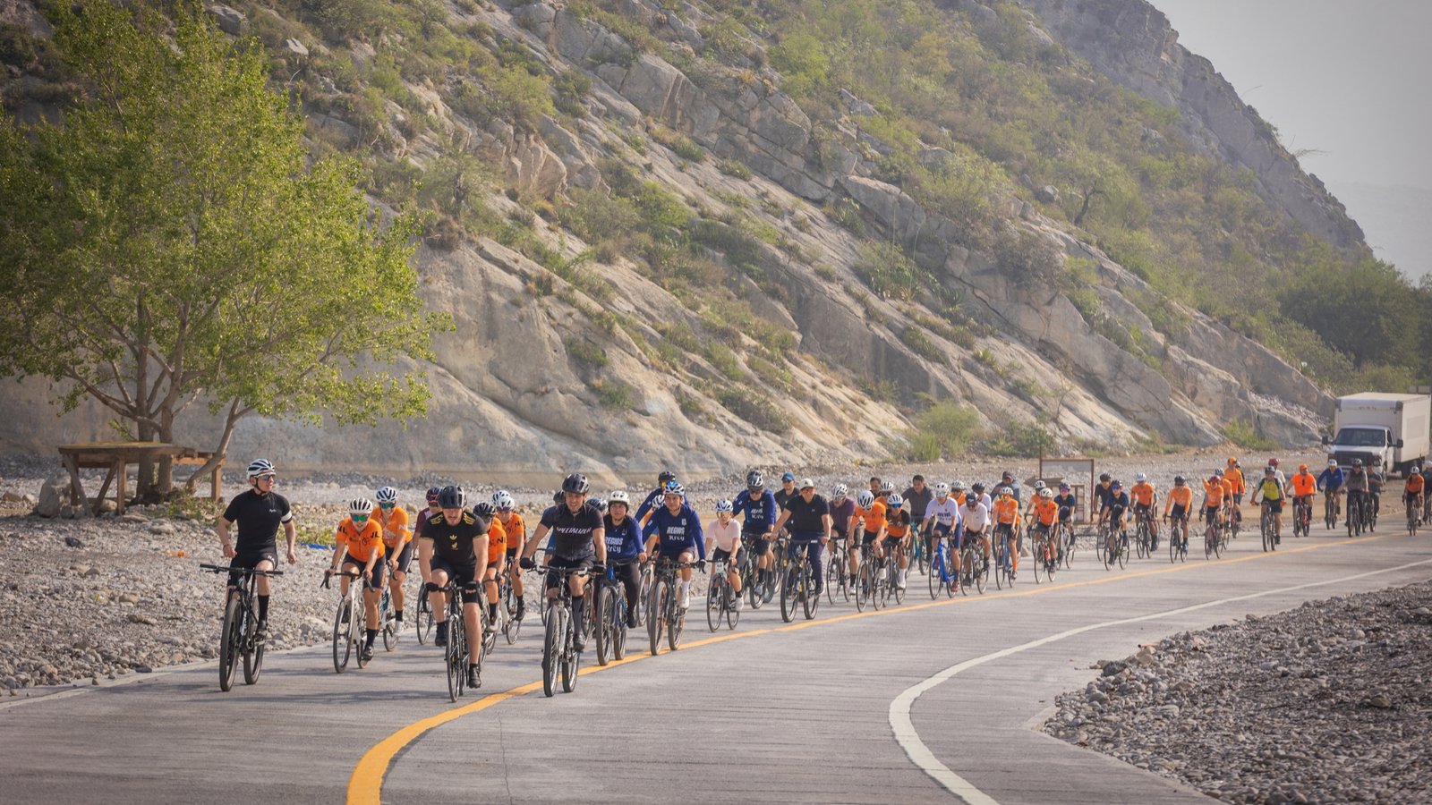 Entregan rehabilitación del Camino a La Huasteca