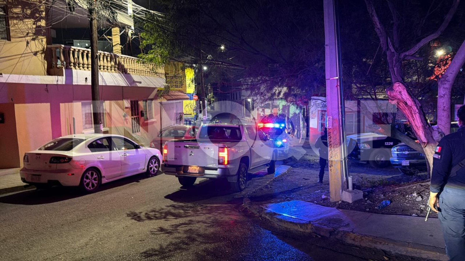 Rocían con gas pimienta a mujer policía durante reporte en Santa Catarina