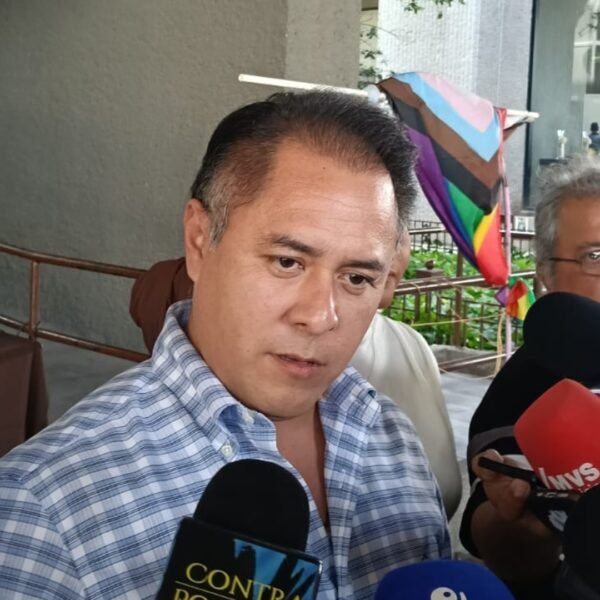 Buscan denunciar a alcalde de El Carmen tras altercado en taquería de San Pedro