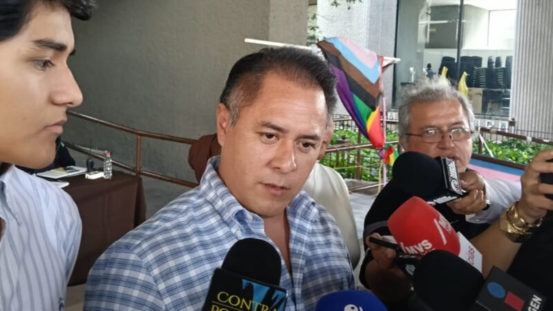 Buscan denunciar a alcalde de El Carmen tras altercado en taquería de San Pedro