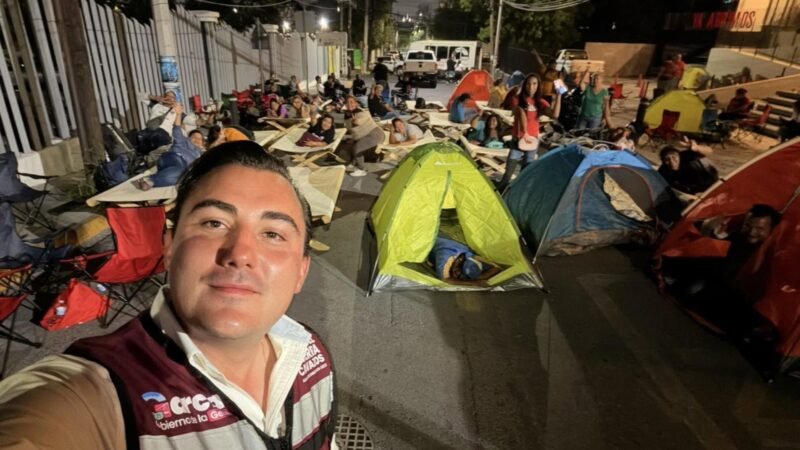 Mantiene Manuel Guerra protesta en Agua y Drenaje por falta de agua