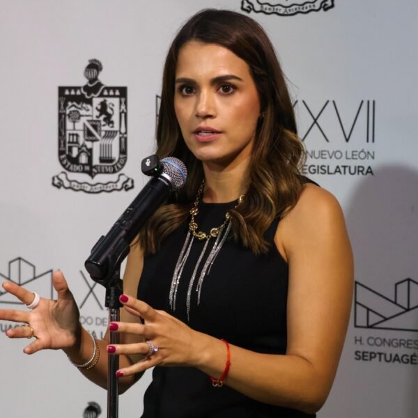 Cuestionan a deudo estatal de 5 mil 500 mdp