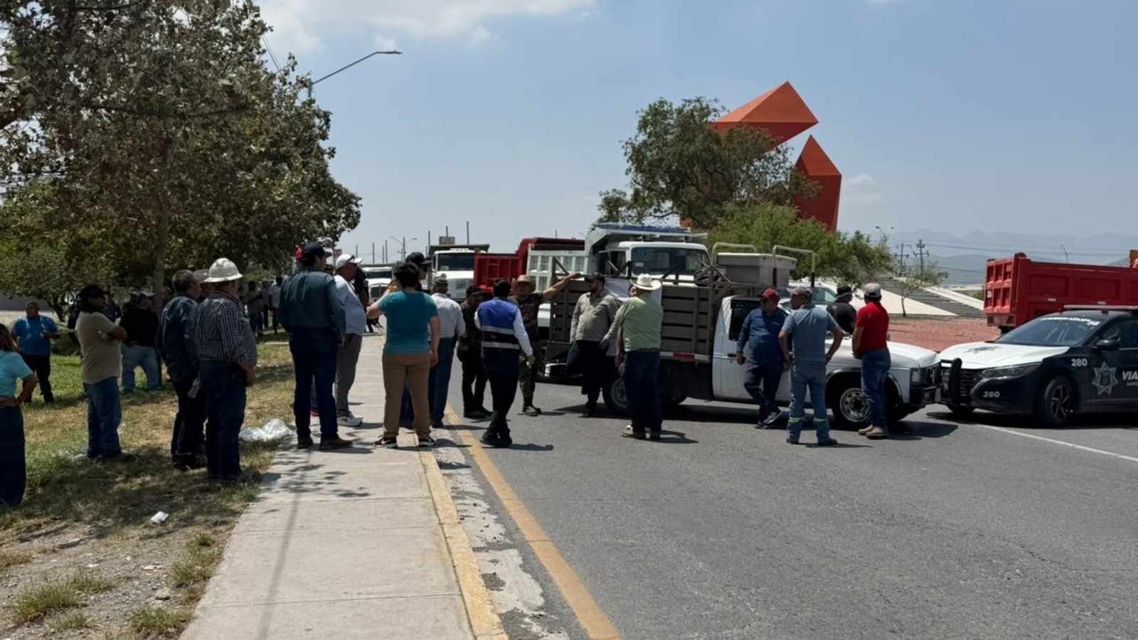 Liberan carretera Monterrey-Saltillo tras bloqueo