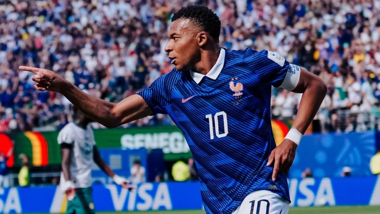 Mbappé brilla y guía a Francia a la victoria ante Senegal