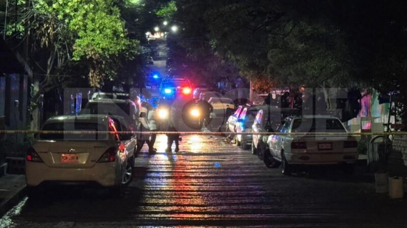 Persiguen y atacan a balazos a dos hombres en Monterrey