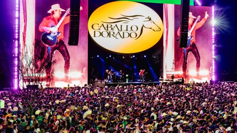 Enciende Caballo Dorado el Fan Fest con Payaso de Rodeo