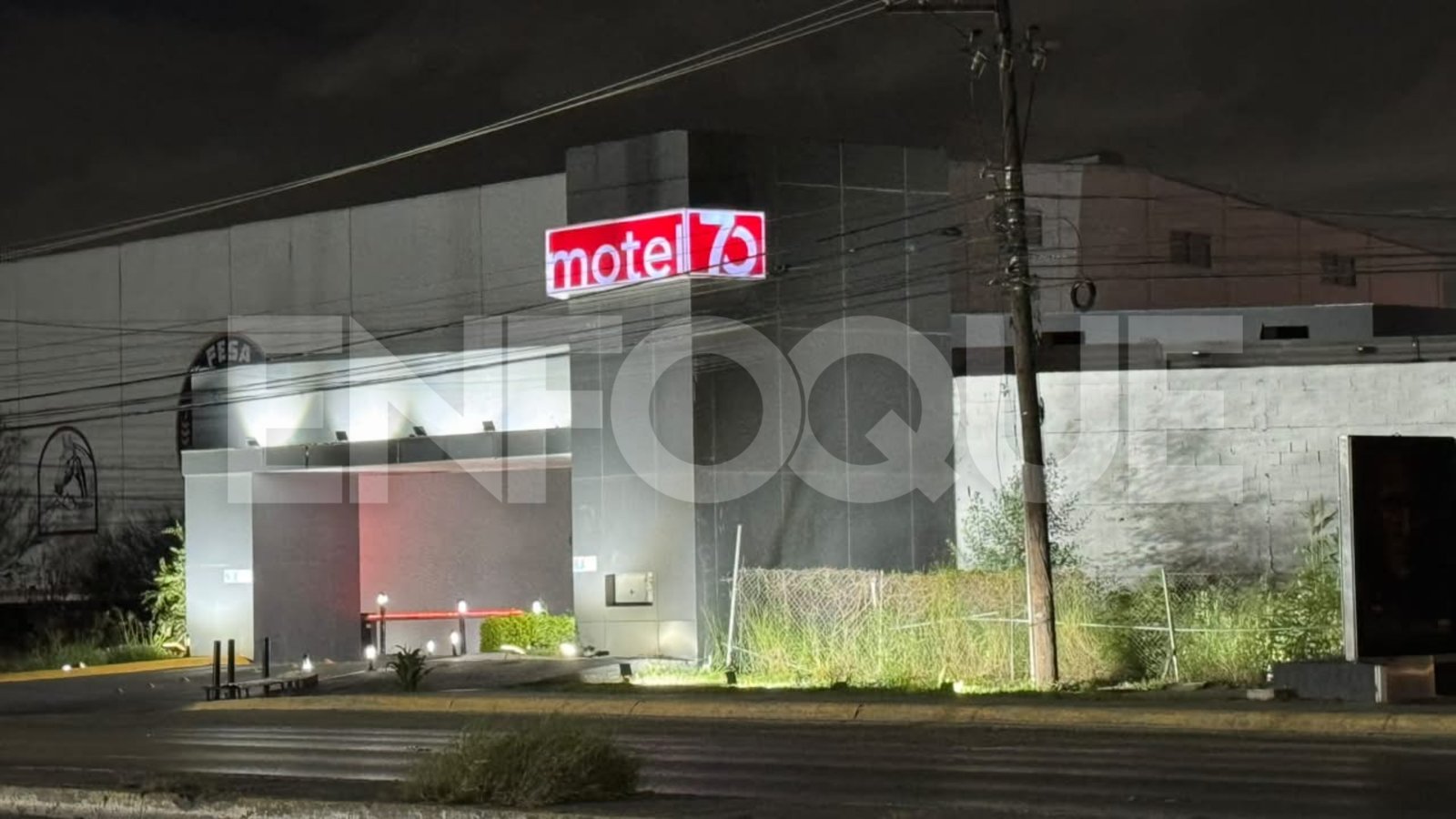 Investigan muerte de hombre dentro de motel en Apodaca