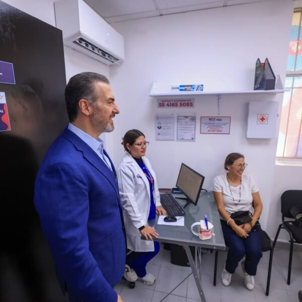 Extiende DIF Monterrey programa Salud Regia