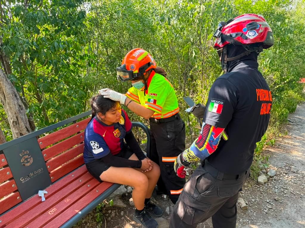 Rescatan a joven lesionada tras caída en el Cerro de la Silla