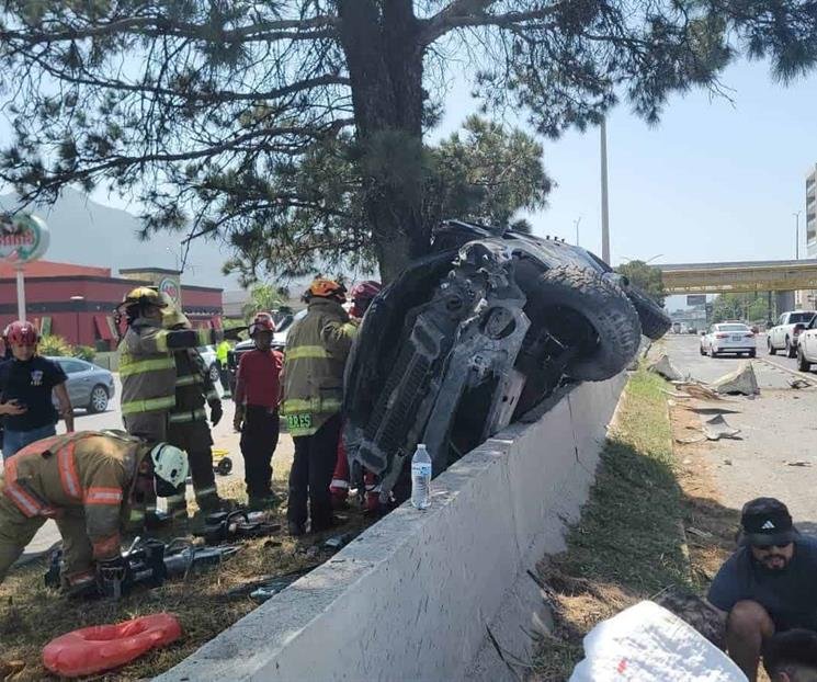 Muere joven y 4 resultan lesionados tras choque en Carretera Nacional